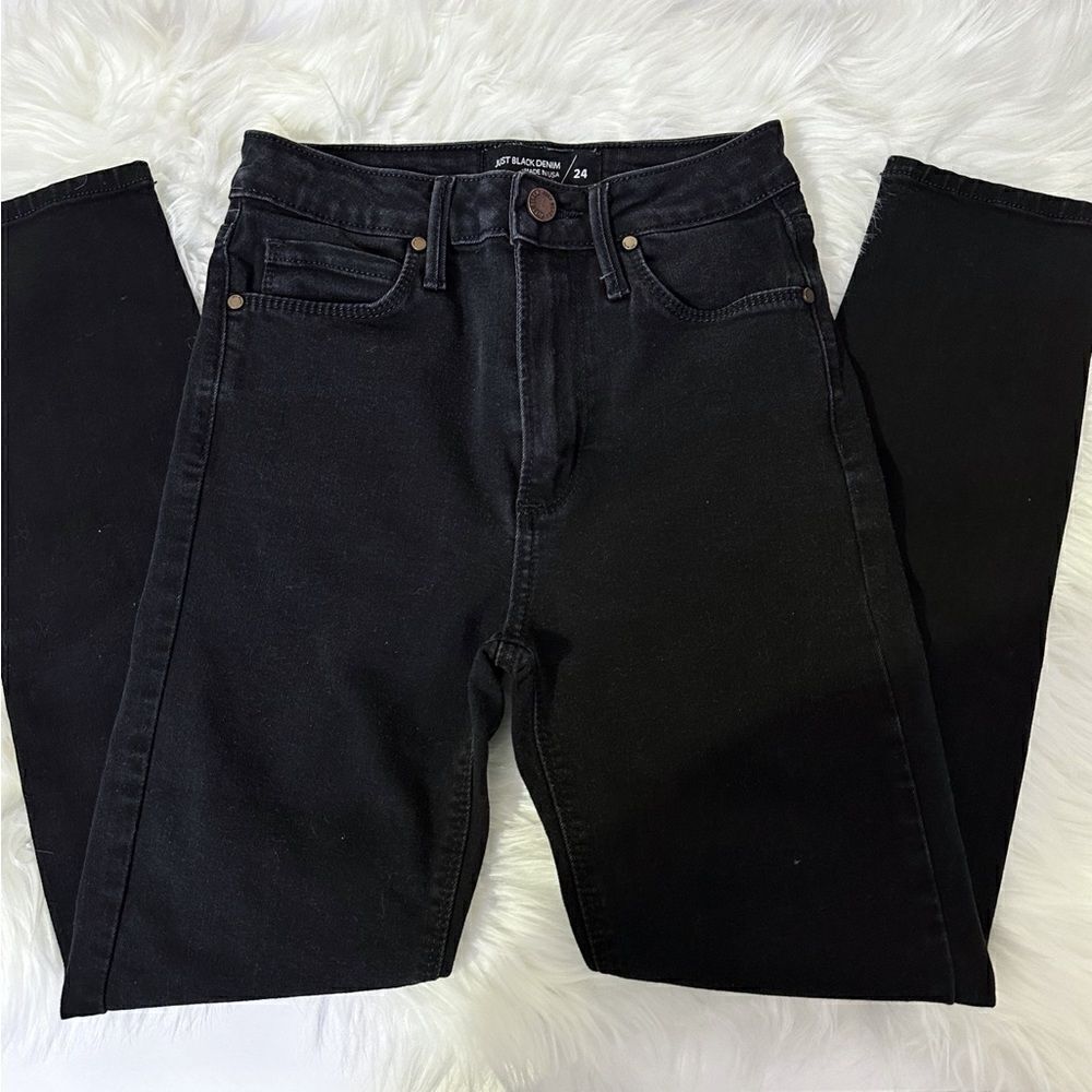 ɢᴜᴄ ᴍᴀᴅᴇ ɪɴ ᴜꜱᴀ ʜɪɢʜ-ᴡᴀɪꜱᴛ “ᴊᴜꜱᴛ ʙʟᴀᴄᴋ ᴅᴇɴɪᴍ” ᴅɪꜱᴛʀᴇꜱꜱᴇᴅ ꜰᴀᴅᴇᴅ ᴄʀᴏᴘᴘᴇᴅ ᴊᴇᴀɴꜱ - Picture 3 of 13